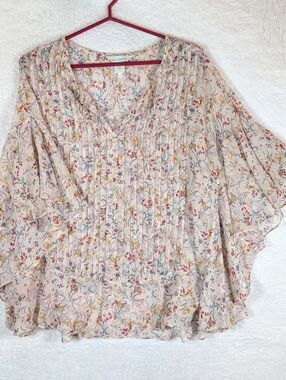 317-Sundance‎ Cream Floral Pintuck V-Neck Tunic